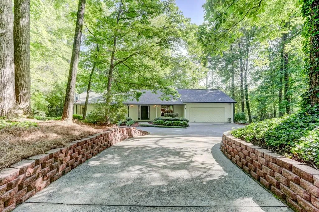 60 Stewart Drive, Sandy Springs, Georgia 30342, 4 Bedrooms Bedrooms, ,3 BathroomsBathrooms,Residential,Sold,60 Stewart Drive,6547096