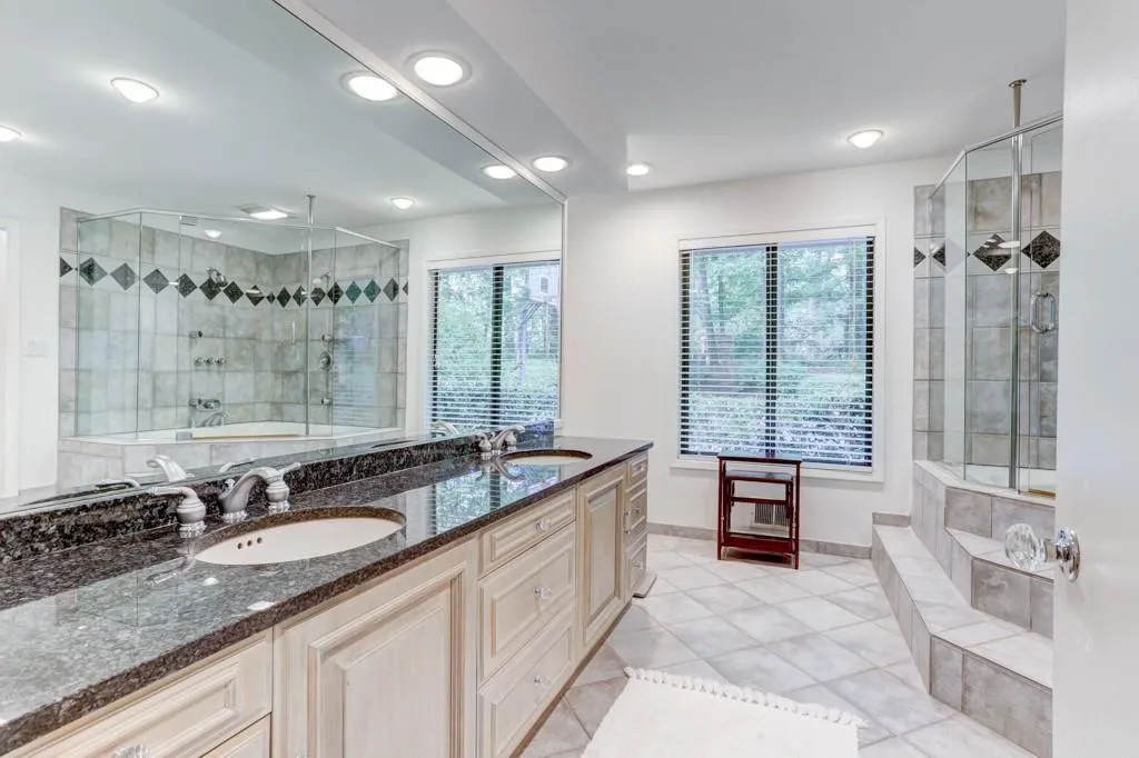60 Stewart Drive, Sandy Springs, Georgia 30342, 4 Bedrooms Bedrooms, ,3 BathroomsBathrooms,Residential,Sold,60 Stewart Drive,6547096