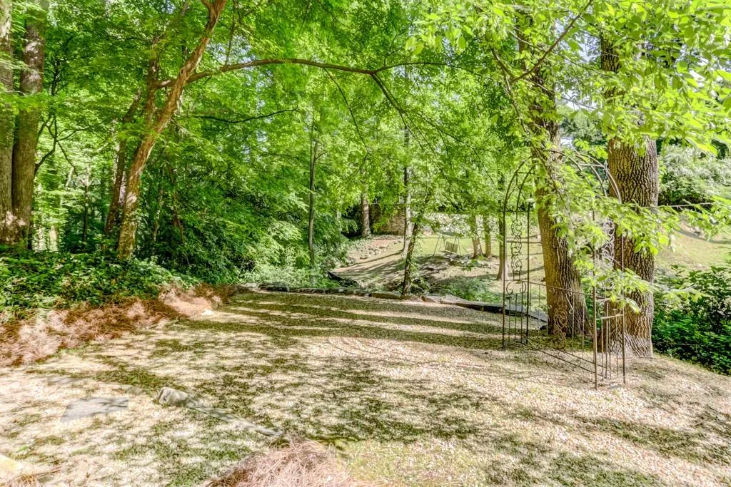 60 Stewart Drive, Sandy Springs, Georgia 30342, 4 Bedrooms Bedrooms, ,3 BathroomsBathrooms,Residential,Sold,60 Stewart Drive,6547096