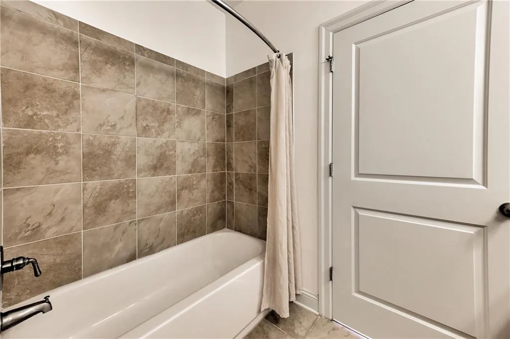 901 Abernathy Road Ne Unit 5050, Atlanta, Georgia 30328, 3 Bedrooms Bedrooms, ,2 BathroomsBathrooms,Residential,Sold,901 Abernathy Road Ne Unit 5050,7513214