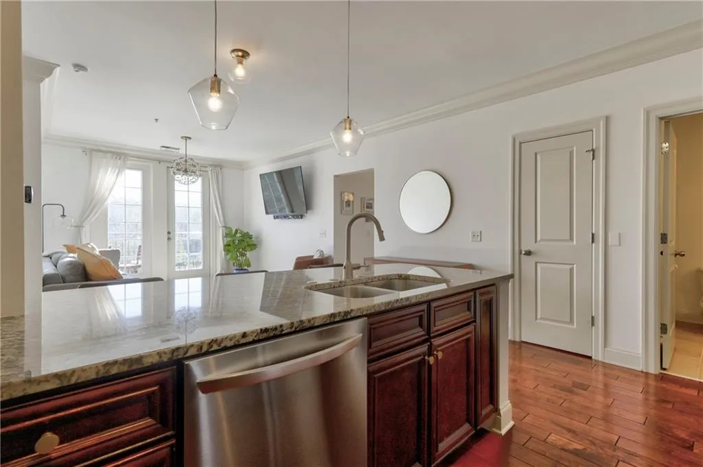 901 Abernathy Road Ne Unit 5050, Atlanta, Georgia 30328, 3 Bedrooms Bedrooms, ,2 BathroomsBathrooms,Residential,Sold,901 Abernathy Road Ne Unit 5050,7513214