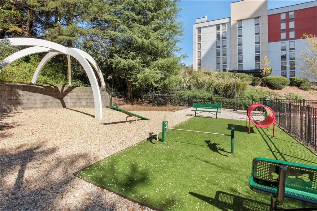 795 Hammond Drive Unit 312, Atlanta, Georgia 30328, 1 Bedroom Bedrooms, ,1 BathroomBathrooms,Residential,Sold,795 Hammond Drive Unit 312,6798759