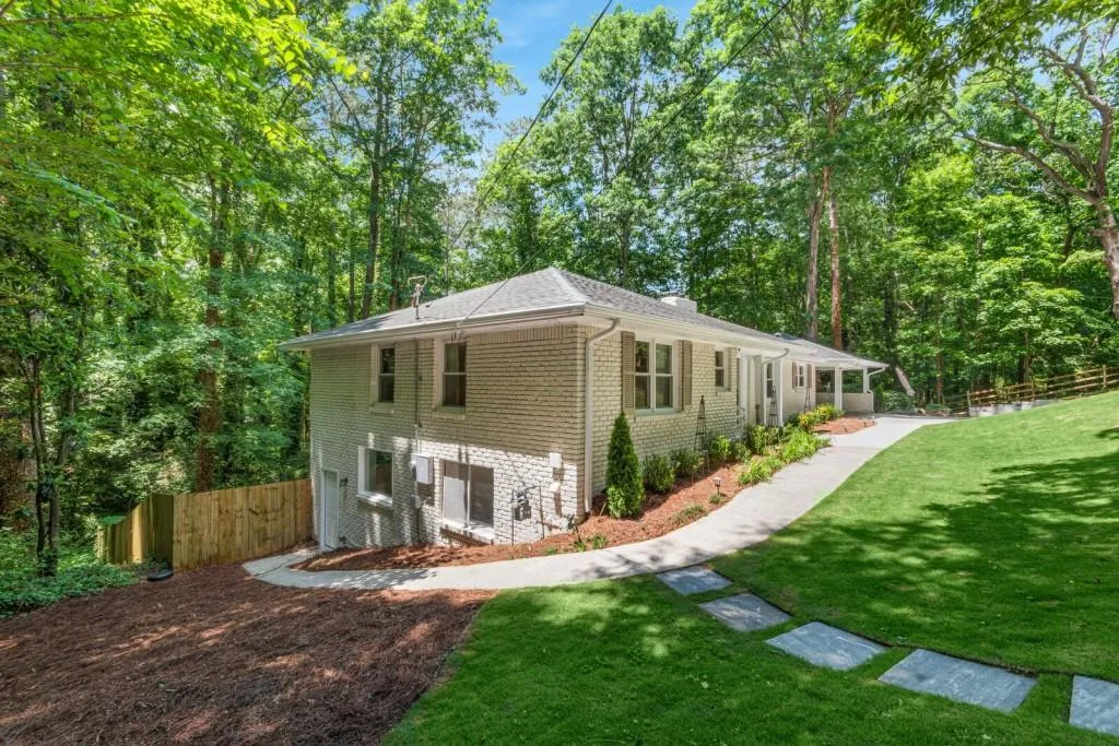 120 Finchley Court, Sandy Springs, Georgia 30328, 5 Bedrooms Bedrooms, ,3 BathroomsBathrooms,Residential,Sold,120 Finchley Court,7058399