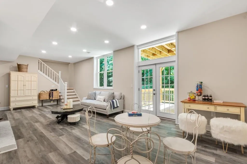 120 Finchley Court, Sandy Springs, Georgia 30328, 5 Bedrooms Bedrooms, ,3 BathroomsBathrooms,Residential,Sold,120 Finchley Court,7058399