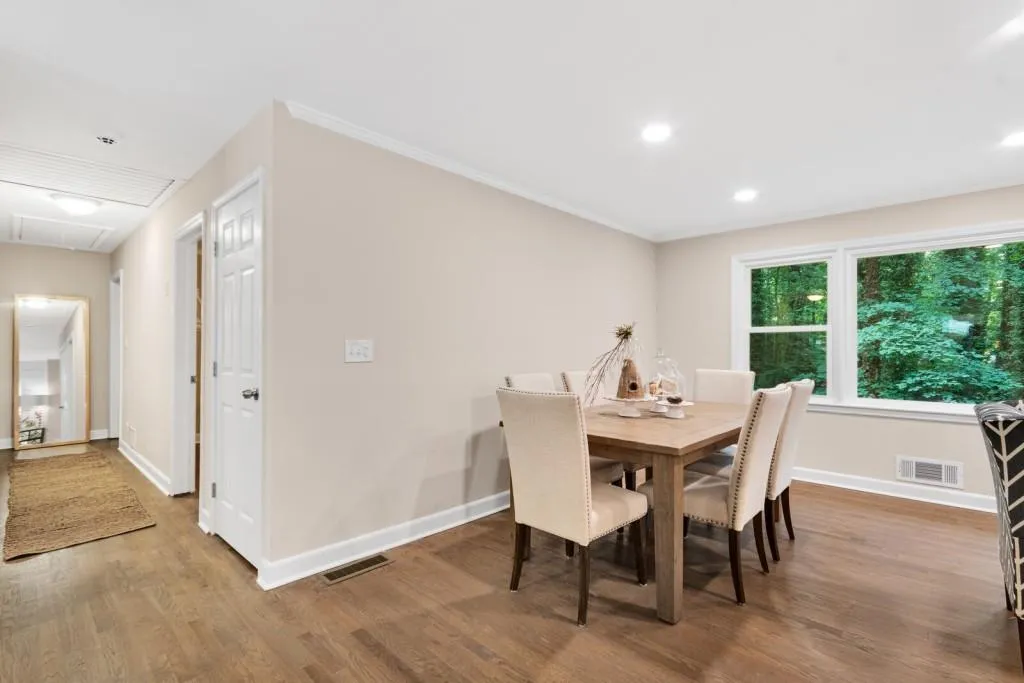 120 Finchley Court, Sandy Springs, Georgia 30328, 5 Bedrooms Bedrooms, ,3 BathroomsBathrooms,Residential,Sold,120 Finchley Court,7058399
