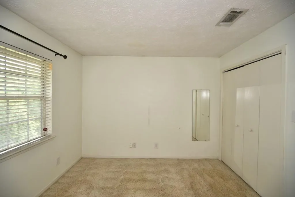 6818 Glenridge Drive Unit F, Sandy Springs, Georgia 30328, 2 Bedrooms Bedrooms, ,2 BathroomsBathrooms,Residential,Sold,6818 Glenridge Drive Unit F,5872493