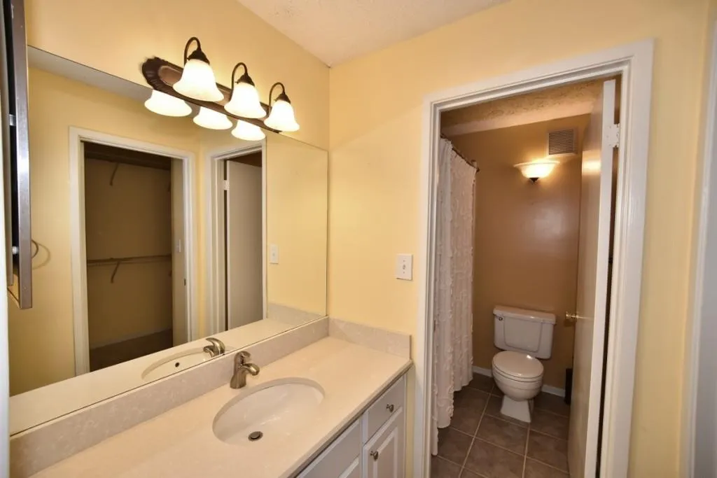 6818 Glenridge Drive Unit F, Sandy Springs, Georgia 30328, 2 Bedrooms Bedrooms, ,2 BathroomsBathrooms,Residential,Sold,6818 Glenridge Drive Unit F,5872493
