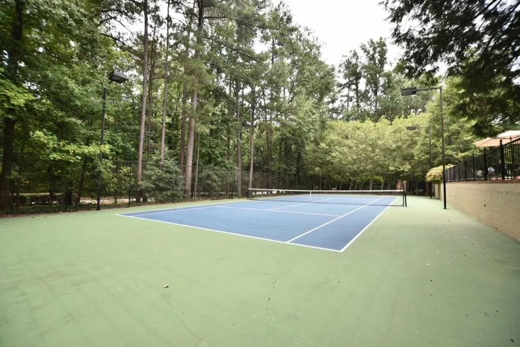 6818 Glenridge Drive Unit F, Sandy Springs, Georgia 30328, 2 Bedrooms Bedrooms, ,2 BathroomsBathrooms,Residential,Sold,6818 Glenridge Drive Unit F,5872493