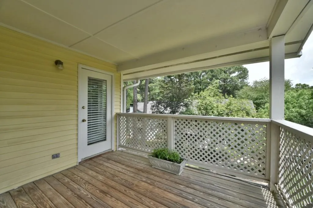 6818 Glenridge Drive Unit F, Sandy Springs, Georgia 30328, 2 Bedrooms Bedrooms, ,2 BathroomsBathrooms,Residential,Sold,6818 Glenridge Drive Unit F,5872493