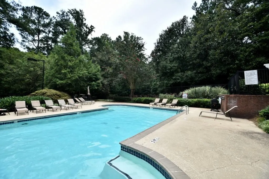 6818 Glenridge Drive Unit F, Sandy Springs, Georgia 30328, 2 Bedrooms Bedrooms, ,2 BathroomsBathrooms,Residential,Sold,6818 Glenridge Drive Unit F,5872493