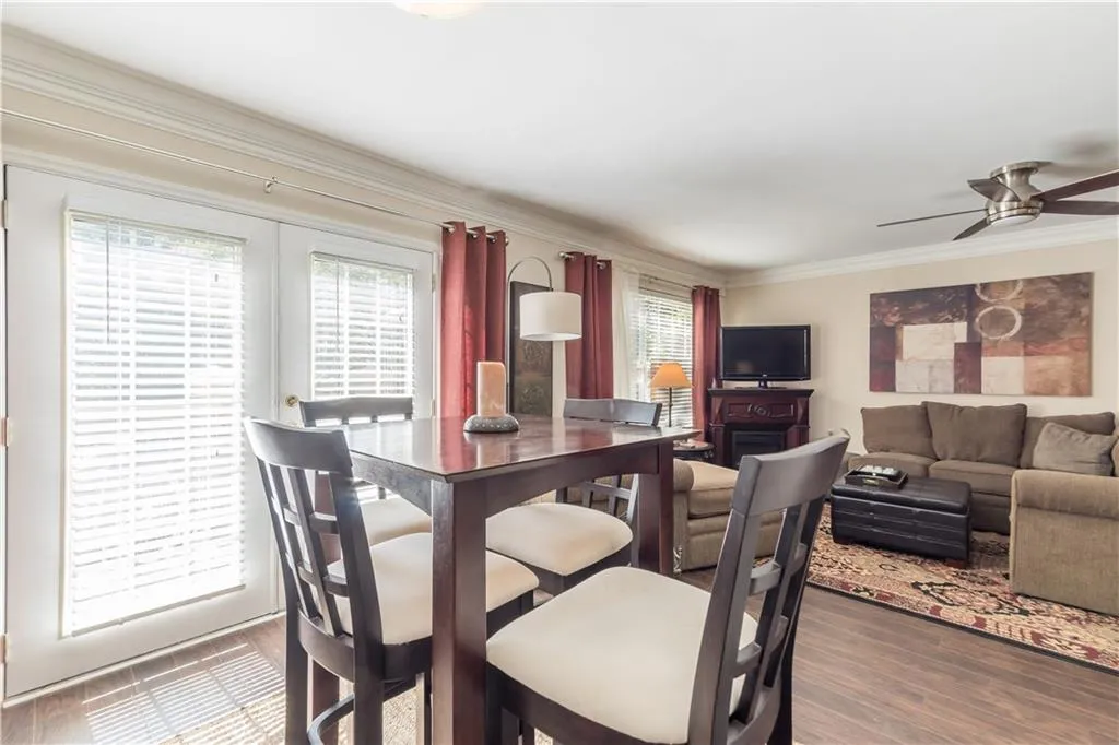 6980 Roswell Road Unit D8, Sandy Springs, Georgia 30328, 2 Bedrooms Bedrooms, ,1 BathroomBathrooms,Residential,Sold,6980 Roswell Road Unit D8,6793962