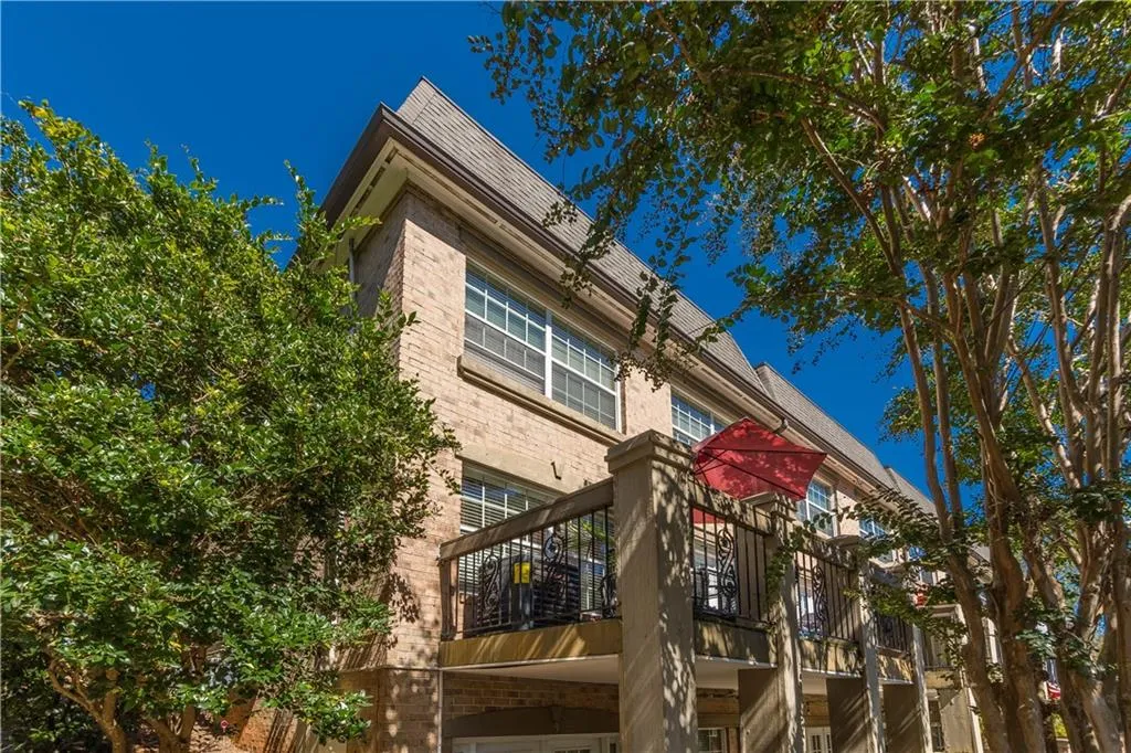 6980 Roswell Road Unit D8, Sandy Springs, Georgia 30328, 2 Bedrooms Bedrooms, ,1 BathroomBathrooms,Residential,Sold,6980 Roswell Road Unit D8,6793962