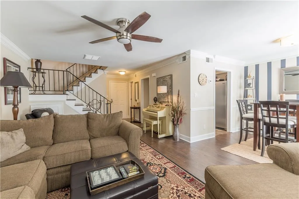 6980 Roswell Road Unit D8, Sandy Springs, Georgia 30328, 2 Bedrooms Bedrooms, ,1 BathroomBathrooms,Residential,Sold,6980 Roswell Road Unit D8,6793962