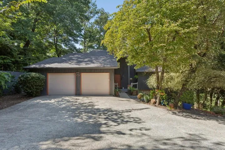 326 W Claiborne Court, Marietta, Georgia 30066