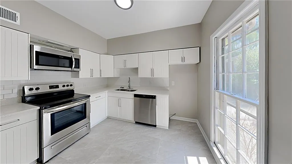 503 Brandywine Circle, Sandy Springs, Georgia 30350, 3 Bedrooms Bedrooms, ,2 BathroomsBathrooms,Residential,Sold,503 Brandywine Circle,7022599