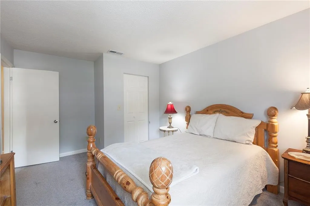 6900 Roswell Road Unit K1, Atlanta, Georgia 30328, 3 Bedrooms Bedrooms, ,2 BathroomsBathrooms,Residential,Sold,6900 Roswell Road Unit K1,6019556