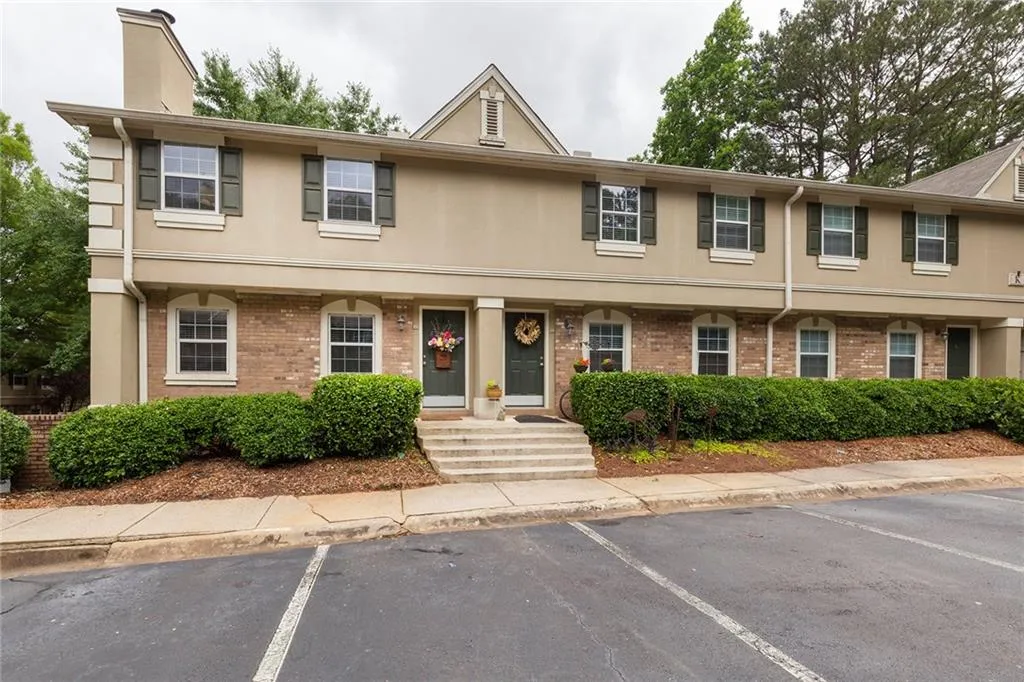 6900 Roswell Road Unit K1, Atlanta, Georgia 30328, 3 Bedrooms Bedrooms, ,2 BathroomsBathrooms,Residential,Sold,6900 Roswell Road Unit K1,6019556