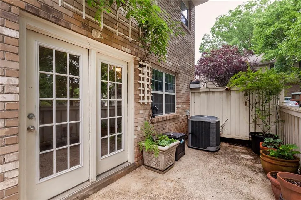 6900 Roswell Road Unit K1, Atlanta, Georgia 30328, 3 Bedrooms Bedrooms, ,2 BathroomsBathrooms,Residential,Sold,6900 Roswell Road Unit K1,6019556