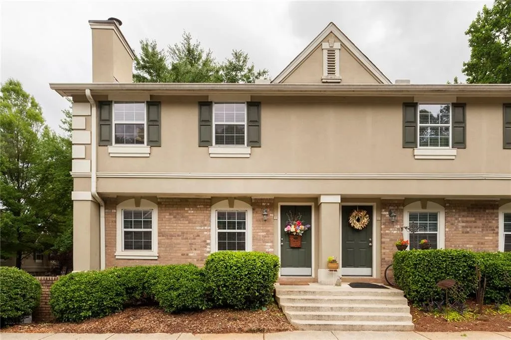 6900 Roswell Road Unit K1, Atlanta, Georgia 30328, 3 Bedrooms Bedrooms, ,2 BathroomsBathrooms,Residential,Sold,6900 Roswell Road Unit K1,6019556