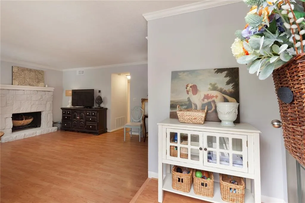 6900 Roswell Road Unit K1, Atlanta, Georgia 30328, 3 Bedrooms Bedrooms, ,2 BathroomsBathrooms,Residential,Sold,6900 Roswell Road Unit K1,6019556
