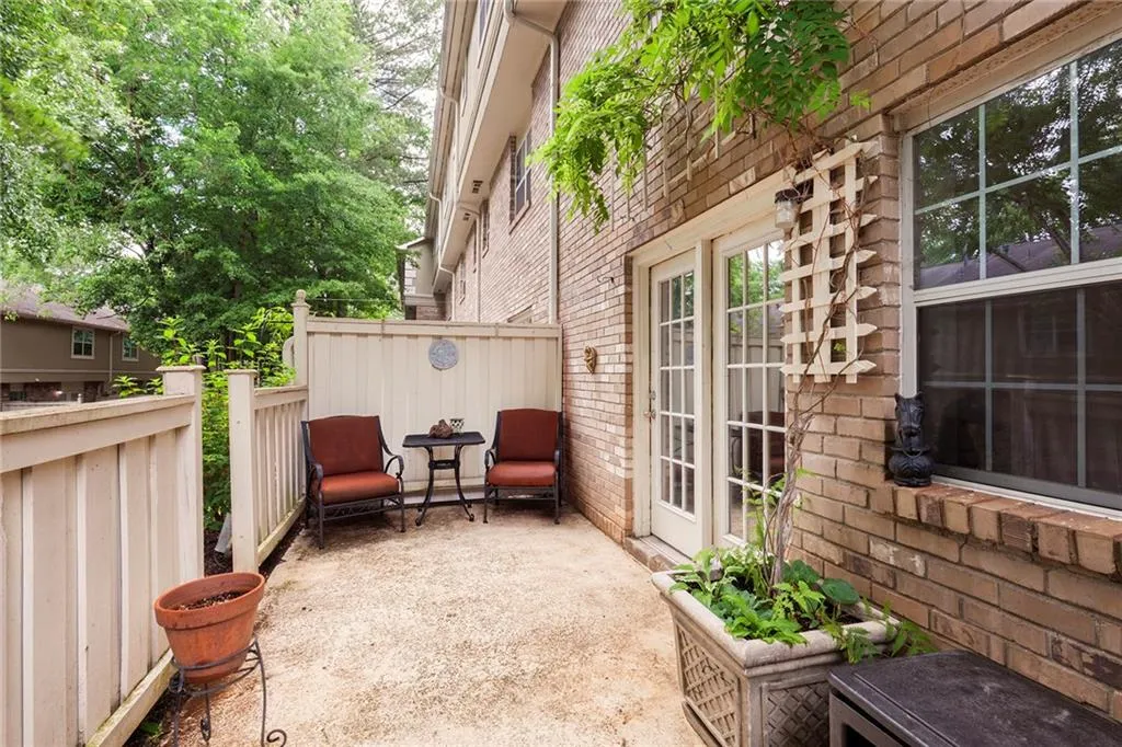 6900 Roswell Road Unit K1, Atlanta, Georgia 30328, 3 Bedrooms Bedrooms, ,2 BathroomsBathrooms,Residential,Sold,6900 Roswell Road Unit K1,6019556