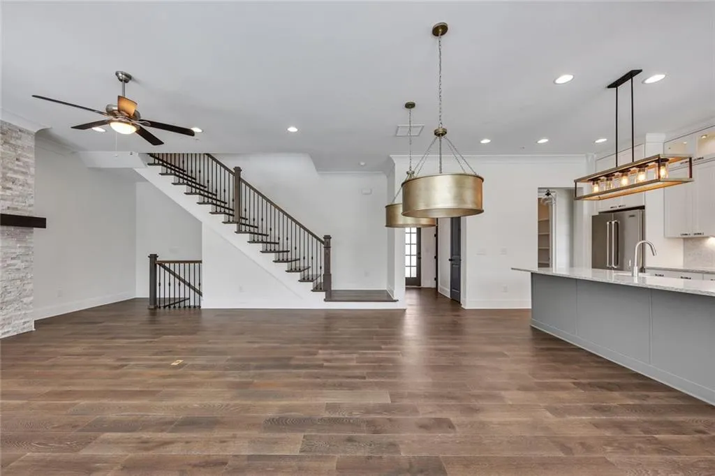 6739 Encore Boulevard, Atlanta, Georgia 30328, 3 Bedrooms Bedrooms, ,3 BathroomsBathrooms,Residential,Sold,6739 Encore Boulevard,7545284