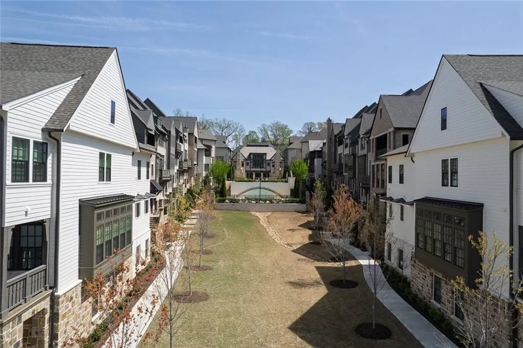 6739 Encore Boulevard, Atlanta, Georgia 30328, 3 Bedrooms Bedrooms, ,3 BathroomsBathrooms,Residential,Sold,6739 Encore Boulevard,7545284