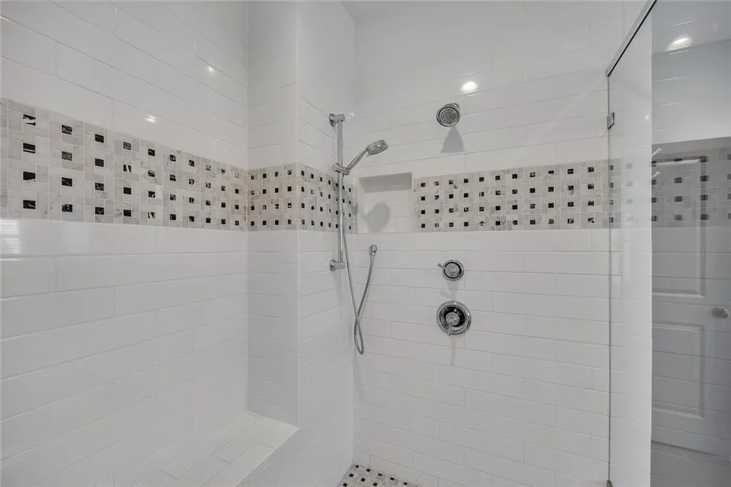 6739 Encore Boulevard, Atlanta, Georgia 30328, 3 Bedrooms Bedrooms, ,3 BathroomsBathrooms,Residential,Sold,6739 Encore Boulevard,7545284