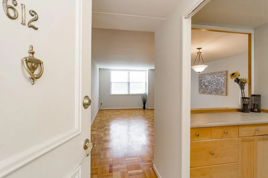 2965 Pharr Court S Unit 612, Atlanta, Georgia 30305, 2 Bedrooms Bedrooms, ,2 BathroomsBathrooms,Residential,Sold,2965 Pharr Court S Unit 612,6068335