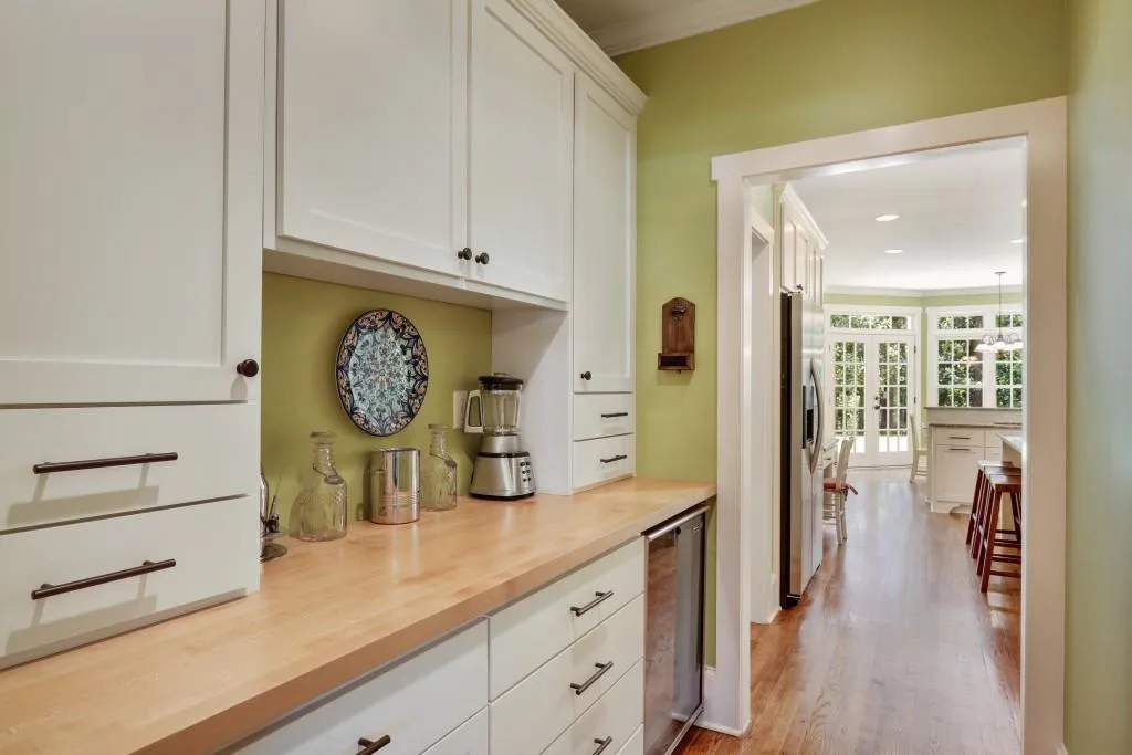 2211 Riada Drive Nw, Atlanta, Georgia 30305, 5 Bedrooms Bedrooms, ,3 BathroomsBathrooms,Residential,Sold,2211 Riada Drive Nw,5709703