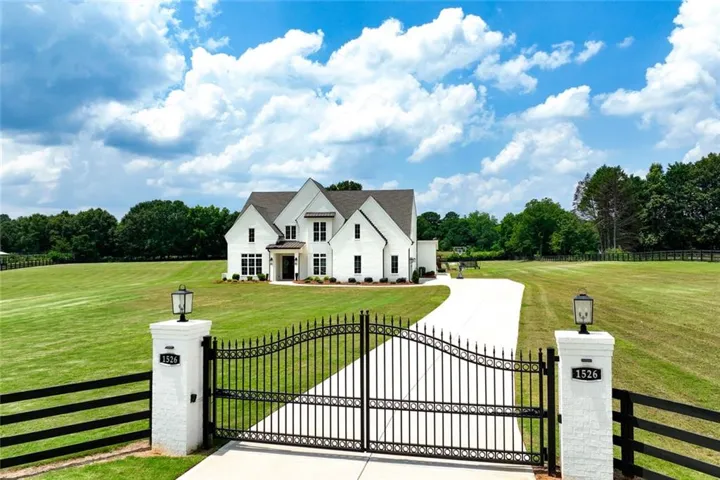 1526 Clover Lane, Bishop, Georgia 30621