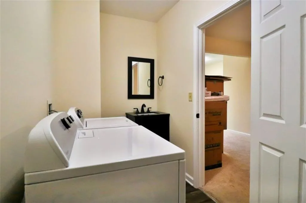 801 Wedgewood Way, Sandy Springs, Georgia 30350, 3 Bedrooms Bedrooms, ,2 BathroomsBathrooms,Residential,Sold,801 Wedgewood Way,7021432
