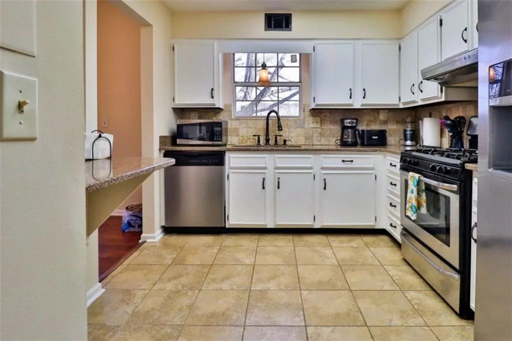 801 Wedgewood Way, Sandy Springs, Georgia 30350, 3 Bedrooms Bedrooms, ,2 BathroomsBathrooms,Residential,Sold,801 Wedgewood Way,7021432