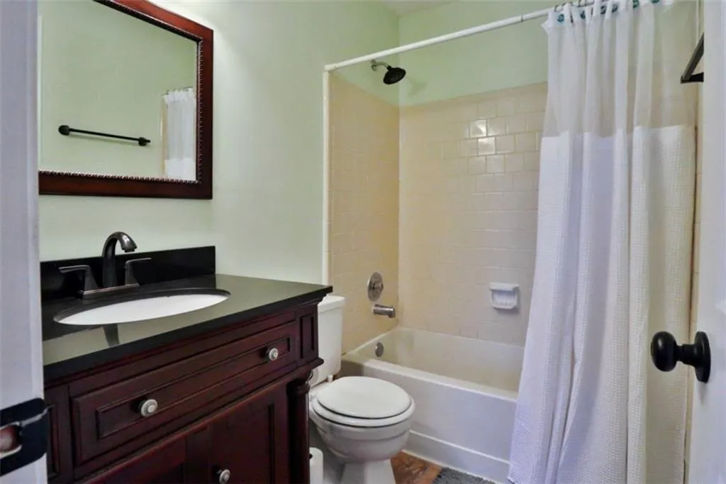801 Wedgewood Way, Sandy Springs, Georgia 30350, 3 Bedrooms Bedrooms, ,2 BathroomsBathrooms,Residential,Sold,801 Wedgewood Way,7021432