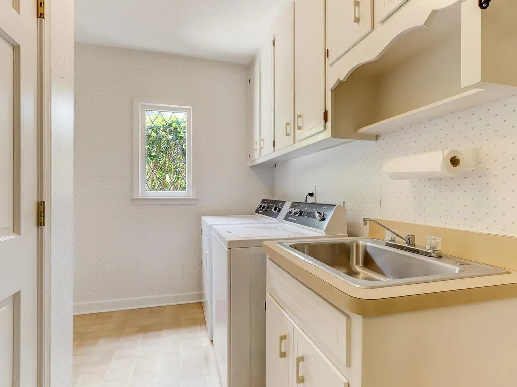 7495 Hunters Woods Drive, Atlanta, Georgia 30350, 5 Bedrooms Bedrooms, ,4 BathroomsBathrooms,Residential,Sold,7495 Hunters Woods Drive,7258692 7495 Hunters Woods Drive, Atlanta, Georgia 30350, 5 Bedrooms Bedrooms, ,4 BathroomsBathrooms,Residential,Sold,7495 Hunters Woods Drive,7258692