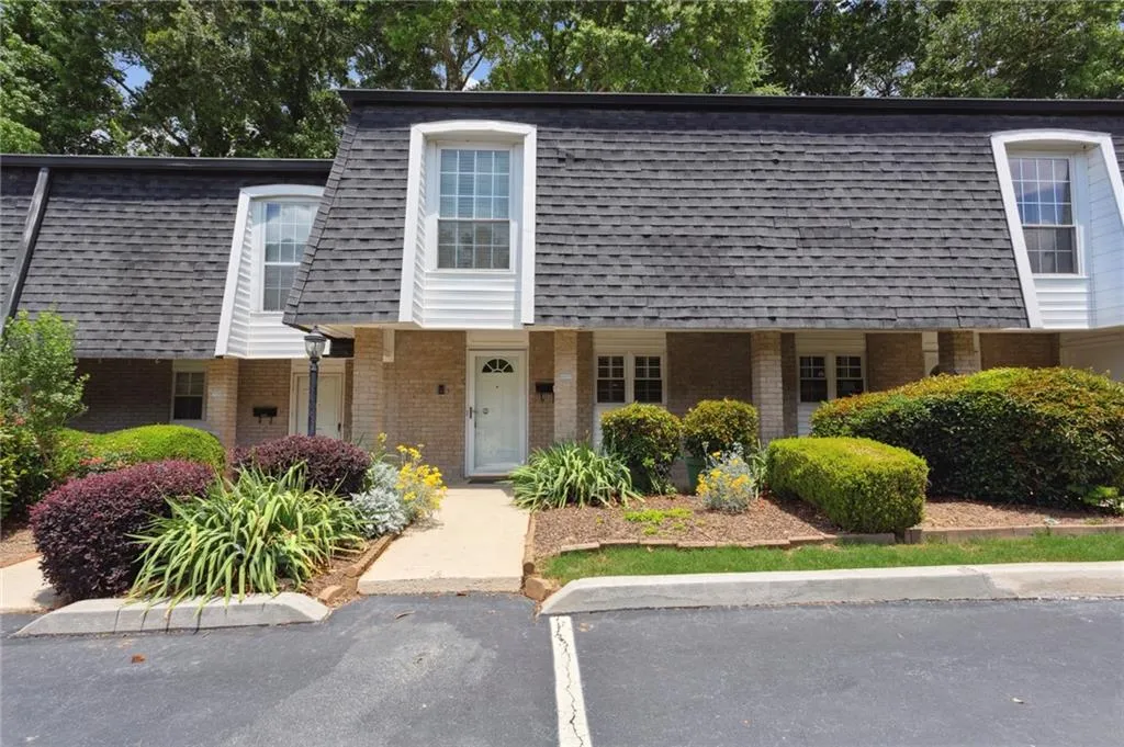 5650 Chemin De Vie Ne, Atlanta, Georgia 30342, 2 Bedrooms Bedrooms, ,2 BathroomsBathrooms,Residential,Sold,5650 Chemin De Vie Ne,7058469