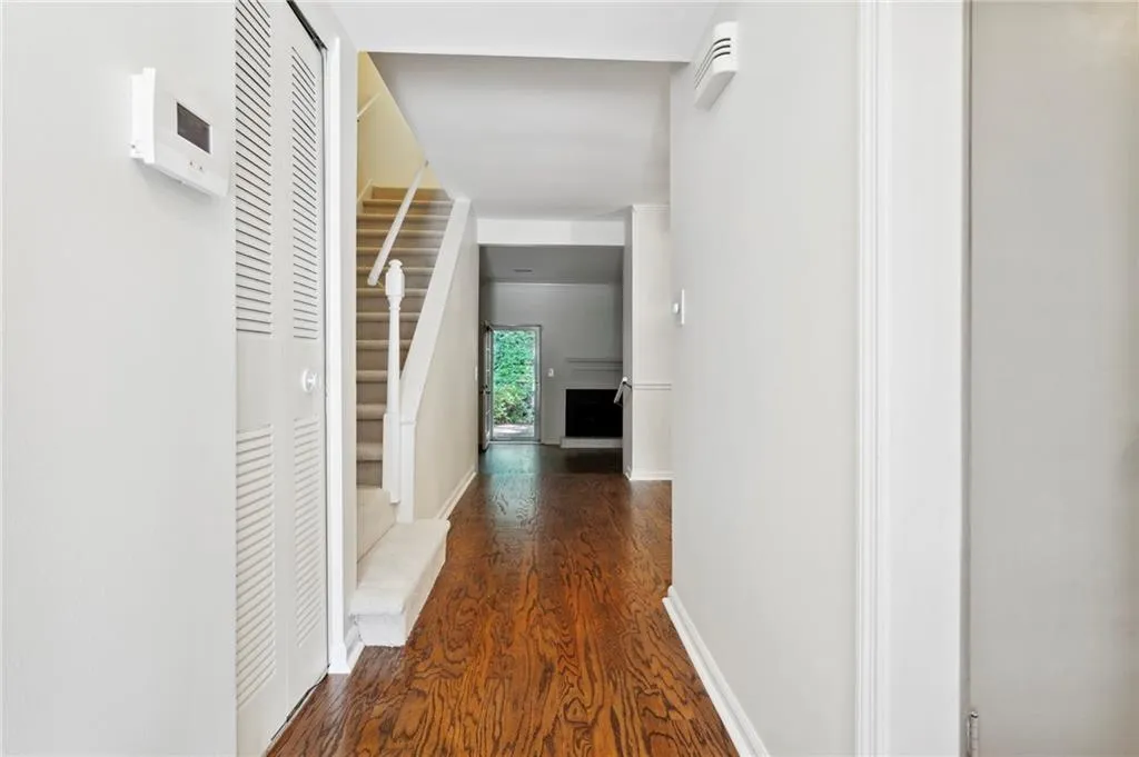 5650 Chemin De Vie Ne, Atlanta, Georgia 30342, 2 Bedrooms Bedrooms, ,2 BathroomsBathrooms,Residential,Sold,5650 Chemin De Vie Ne,7058469