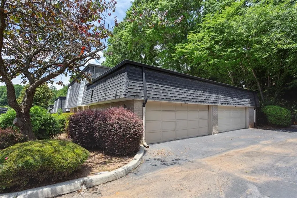5650 Chemin De Vie Ne, Atlanta, Georgia 30342, 2 Bedrooms Bedrooms, ,2 BathroomsBathrooms,Residential,Sold,5650 Chemin De Vie Ne,7058469