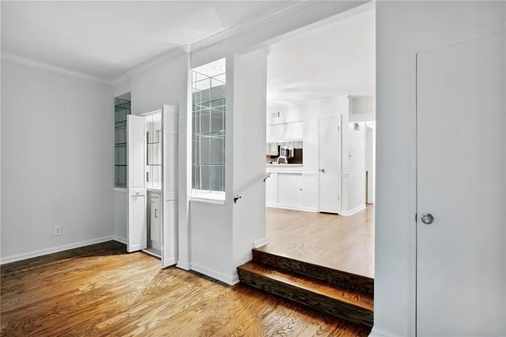 5650 Chemin De Vie Ne, Atlanta, Georgia 30342, 2 Bedrooms Bedrooms, ,2 BathroomsBathrooms,Residential,Sold,5650 Chemin De Vie Ne,7058469