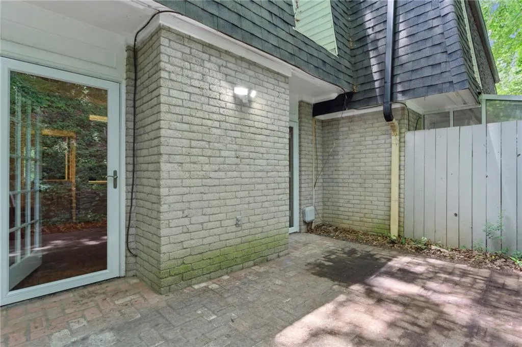 5650 Chemin De Vie Ne, Atlanta, Georgia 30342, 2 Bedrooms Bedrooms, ,2 BathroomsBathrooms,Residential,Sold,5650 Chemin De Vie Ne,7058469