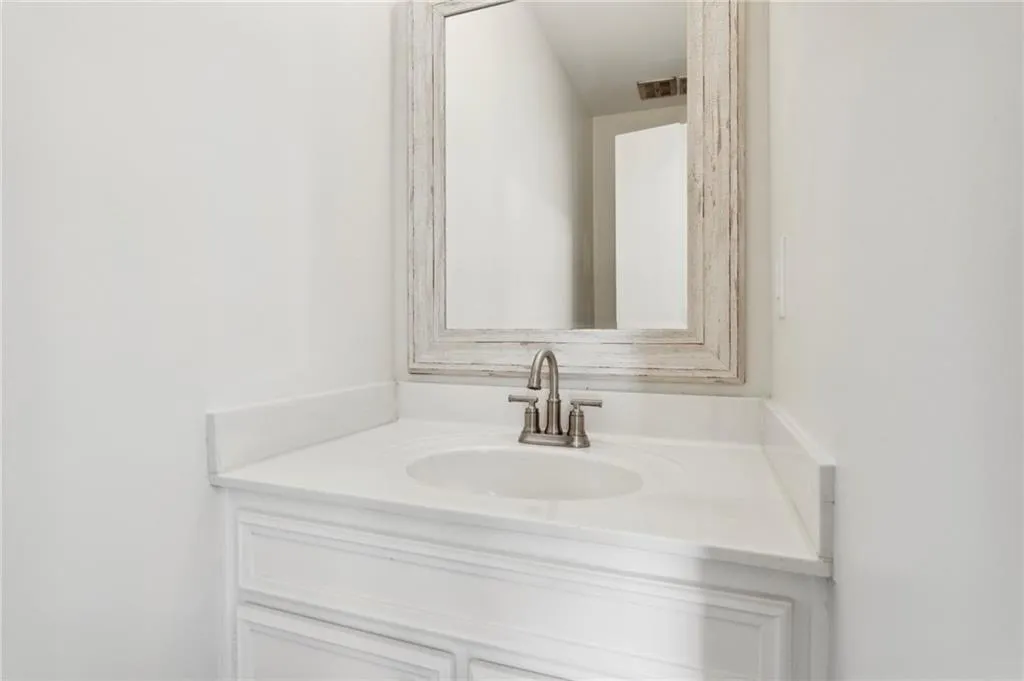 5650 Chemin De Vie Ne, Atlanta, Georgia 30342, 2 Bedrooms Bedrooms, ,2 BathroomsBathrooms,Residential,Sold,5650 Chemin De Vie Ne,7058469