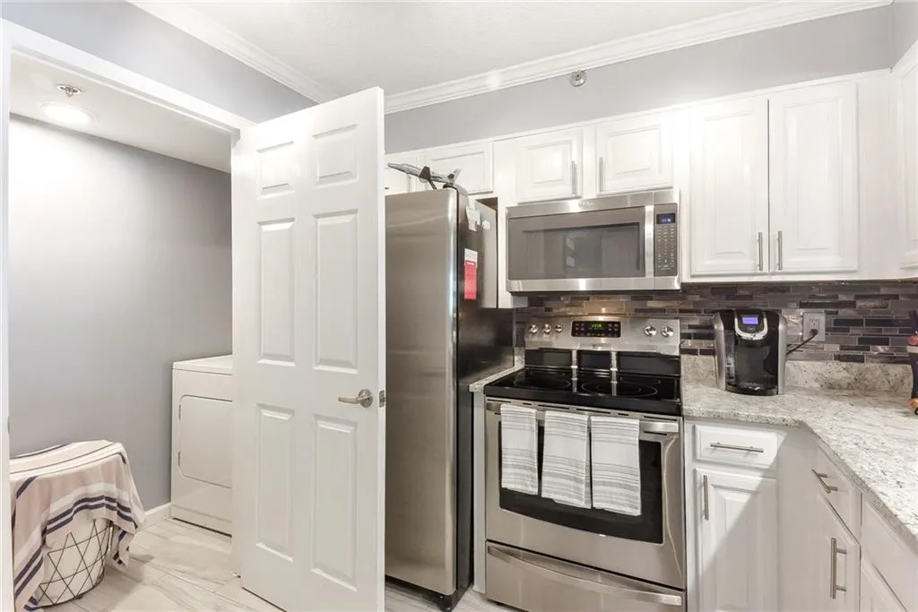 795 Hammond Drive Unit 201, Atlanta, Georgia 30328, 2 Bedrooms Bedrooms, ,1 BathroomBathrooms,Residential,Sold,795 Hammond Drive Unit 201,6116128