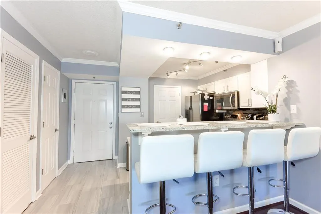795 Hammond Drive Unit 201, Atlanta, Georgia 30328, 2 Bedrooms Bedrooms, ,1 BathroomBathrooms,Residential,Sold,795 Hammond Drive Unit 201,6116128