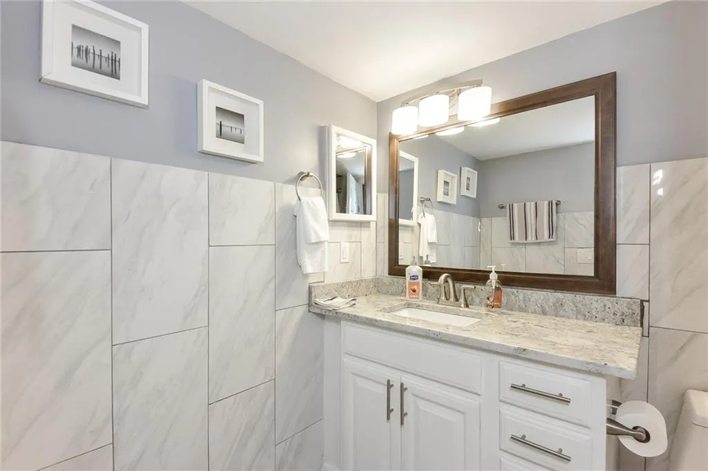 795 Hammond Drive Unit 201, Atlanta, Georgia 30328, 2 Bedrooms Bedrooms, ,1 BathroomBathrooms,Residential,Sold,795 Hammond Drive Unit 201,6116128