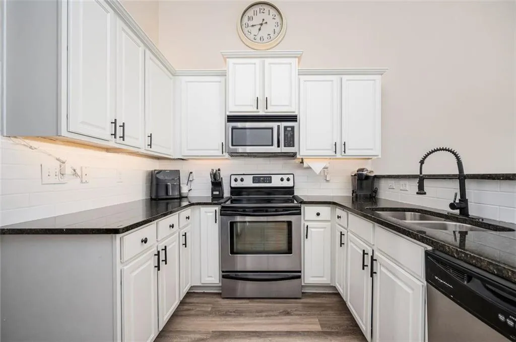 1761 Liberty Parkway Nw, Atlanta, Georgia 30318, 2 Bedrooms Bedrooms, ,2 BathroomsBathrooms,Residential,For Sale,1761 Liberty Parkway Nw,7668154