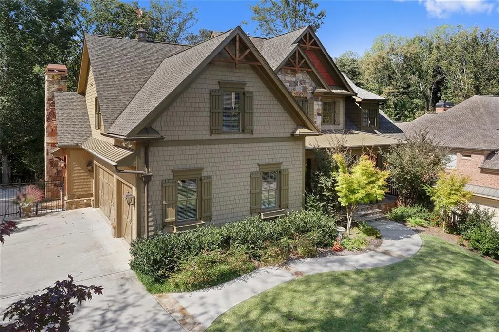 1216 Dunwoody Lane Ne, Brookhaven, Georgia 30319, 6 Bedrooms Bedrooms, ,5 BathroomsBathrooms,Residential,Sold,1216 Dunwoody Lane Ne,5648489