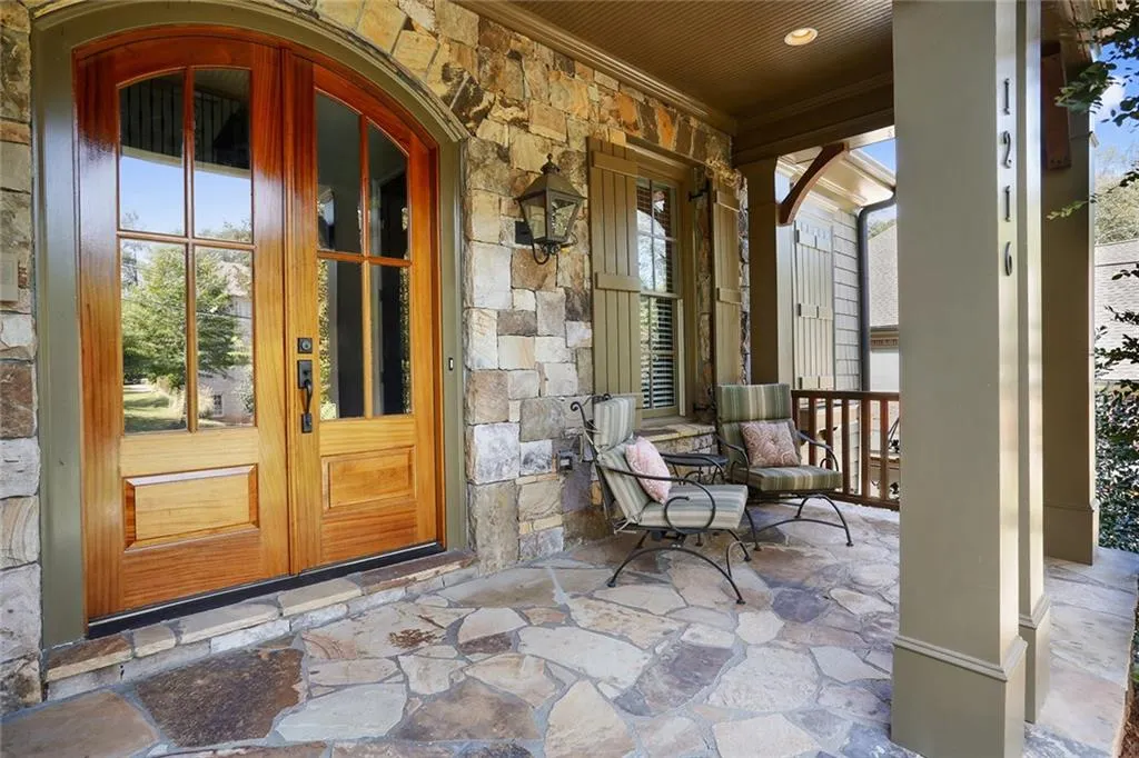 1216 Dunwoody Lane Ne, Brookhaven, Georgia 30319, 6 Bedrooms Bedrooms, ,5 BathroomsBathrooms,Residential,Sold,1216 Dunwoody Lane Ne,5648489