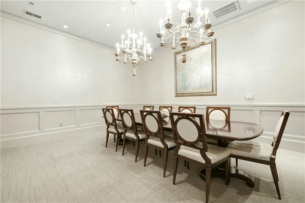 2277 Peachtree Road Ne Unit 307, Atlanta, Georgia 30309, 2 Bedrooms Bedrooms, 0 ,2 BathroomsBathrooms,Residential,For Sale,2277 Peachtree Road Ne Unit 307,7803402
