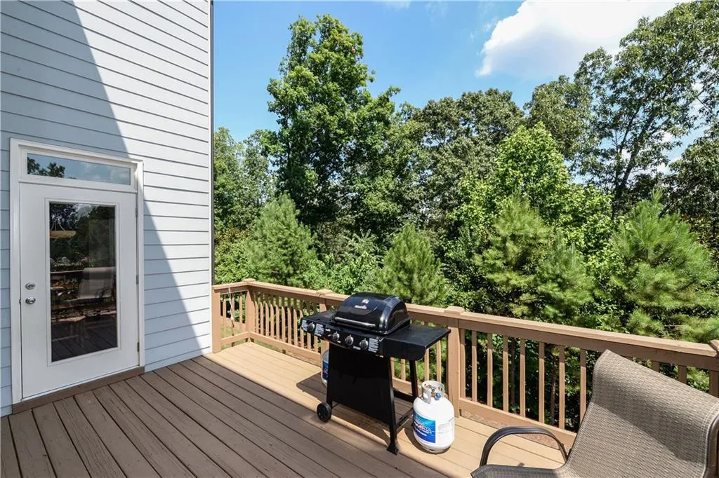 7645 Highland Bluff, Sandy Springs, Georgia 30328, 4 Bedrooms Bedrooms, ,2 BathroomsBathrooms,Residential,Sold,7645 Highland Bluff,5724167