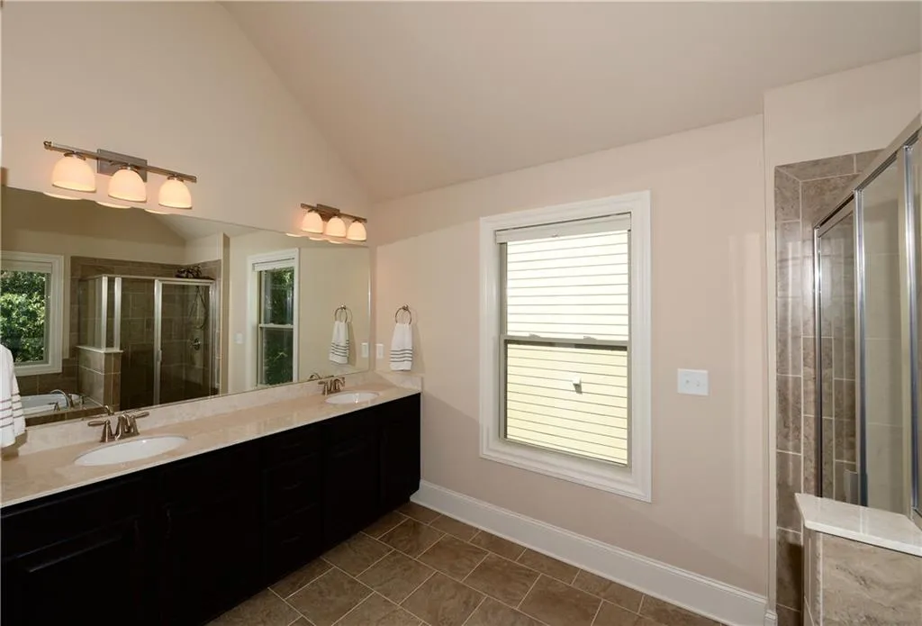 7645 Highland Bluff, Sandy Springs, Georgia 30328, 4 Bedrooms Bedrooms, ,2 BathroomsBathrooms,Residential,Sold,7645 Highland Bluff,5724167